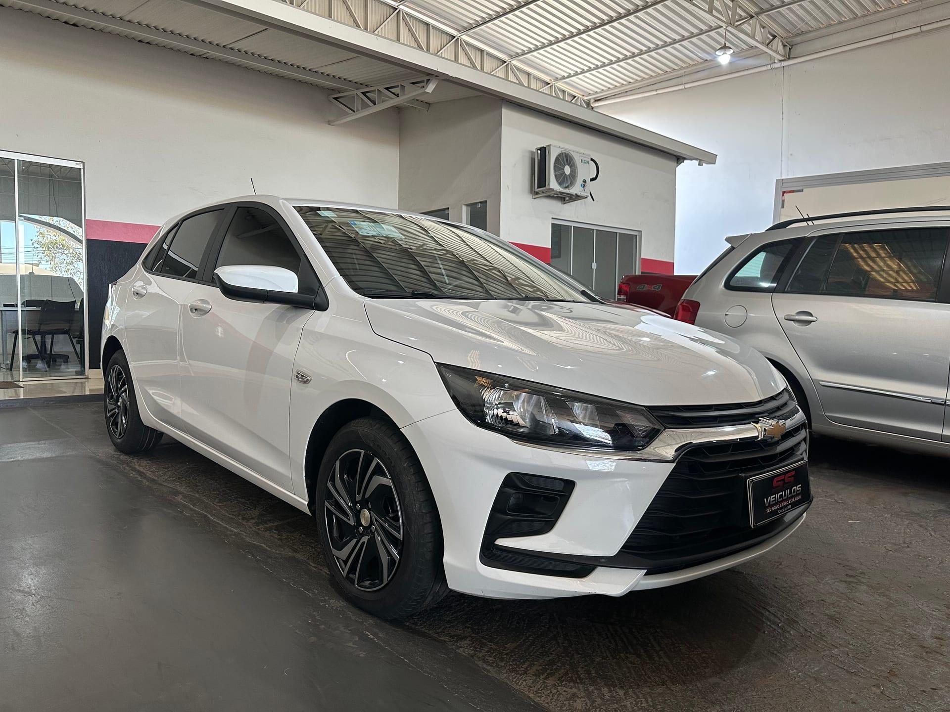 Chevrolet Onix Hatch — foto 1