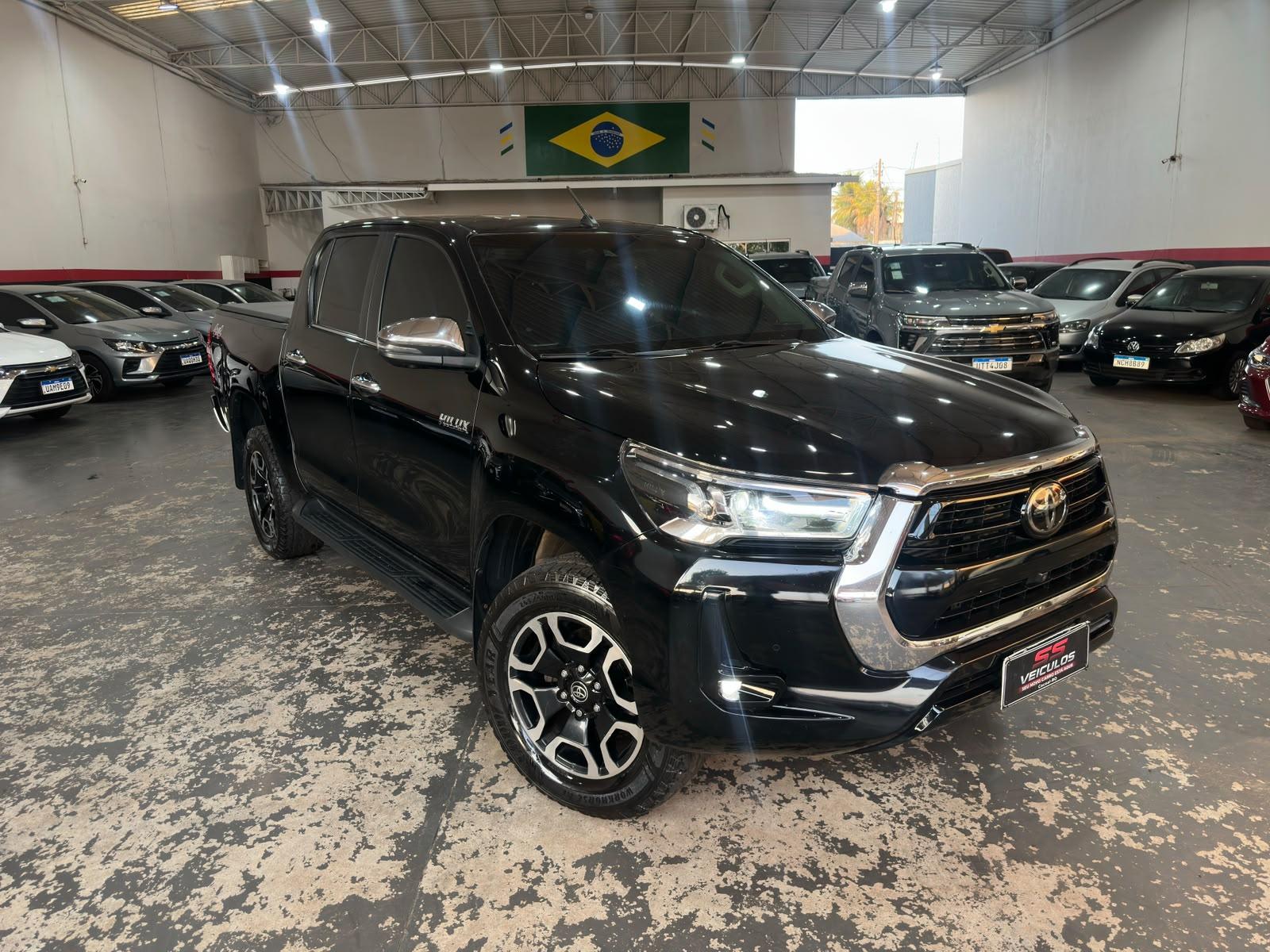 Toyota Hilux SRX — foto 1